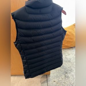 Black puffer vest